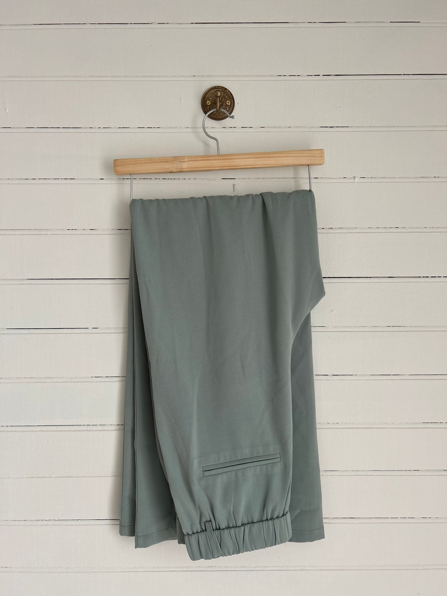 Medium Pleated Straight Leg Pants