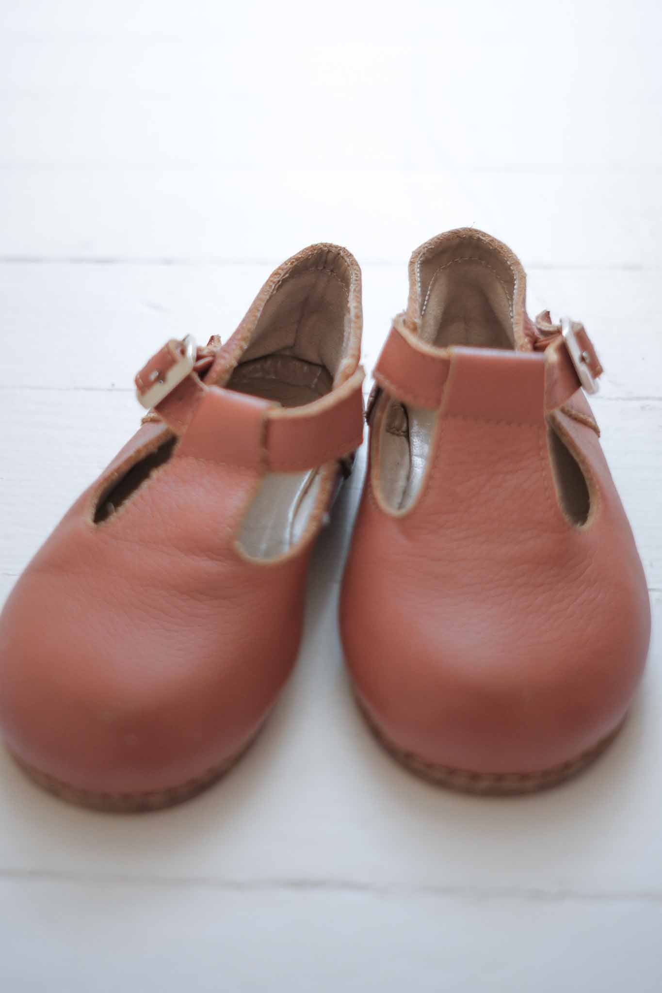 Leather T-Strap Shoes (7)