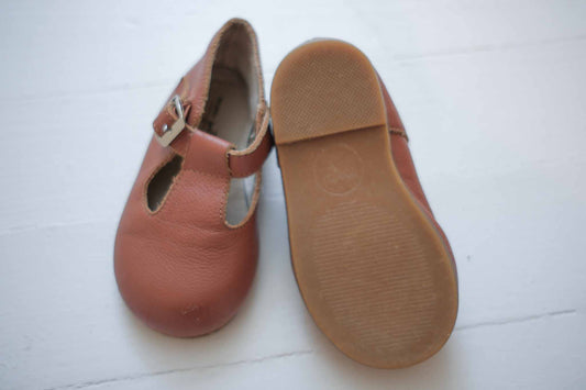 Leather T-Strap Shoes (7)